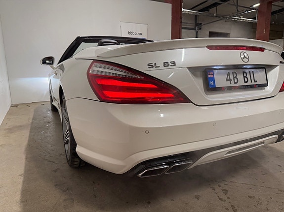 Mercedes-Benz SL63 14 of 30