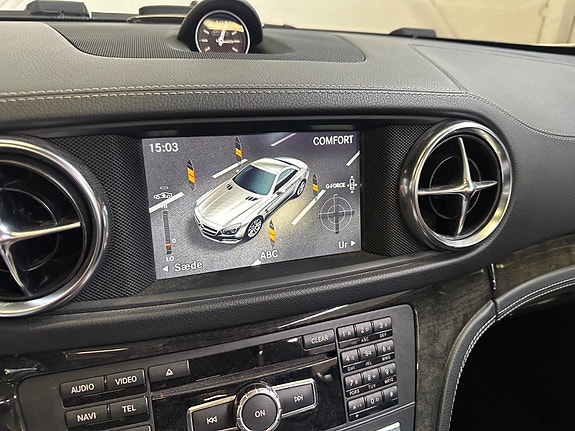 Mercedes-Benz SL63 23 of 30