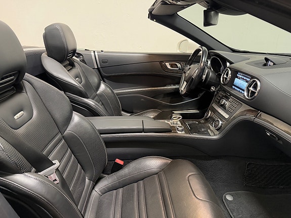 Mercedes-Benz SL63 20 of 30