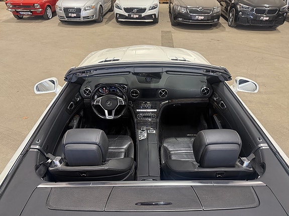 Mercedes-Benz SL63 18 of 30