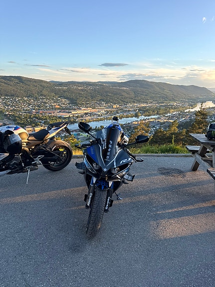 Yamaha YZF-R1 race blue 5 of 5