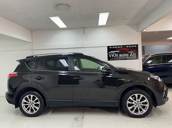 Toyota RAV4 5 of 5