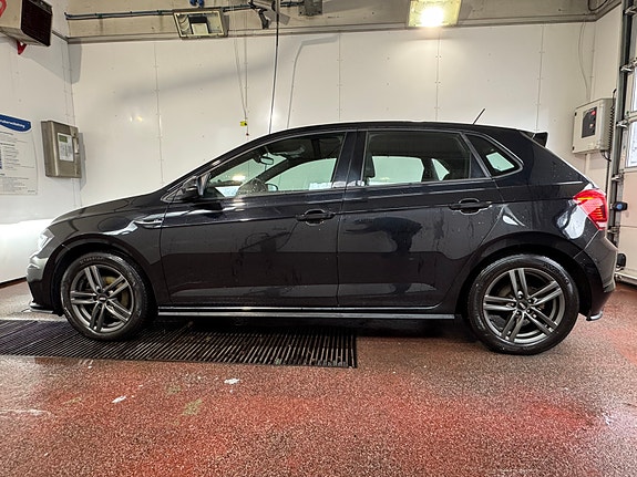 Volkswagen Polo 2 of 30