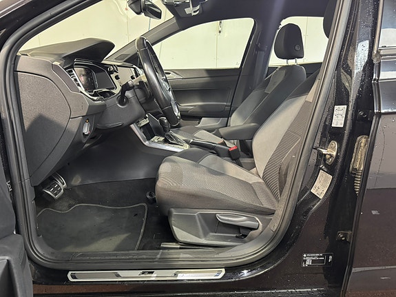 Volkswagen Polo 18 of 30