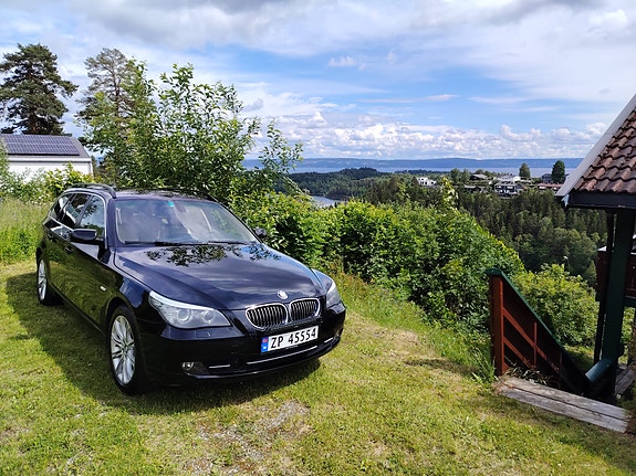 BMW 525xd 2 of 5
