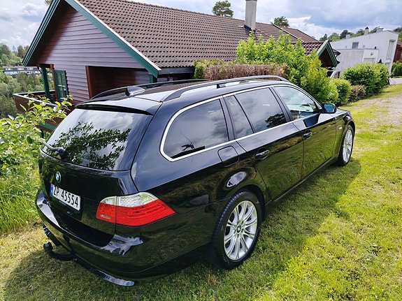 BMW 525xd 4 of 5