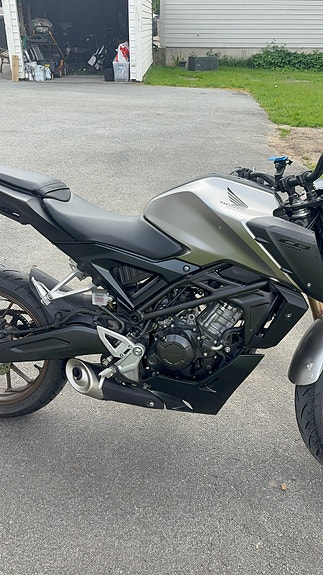 Honda CB 125 R 3 of 5