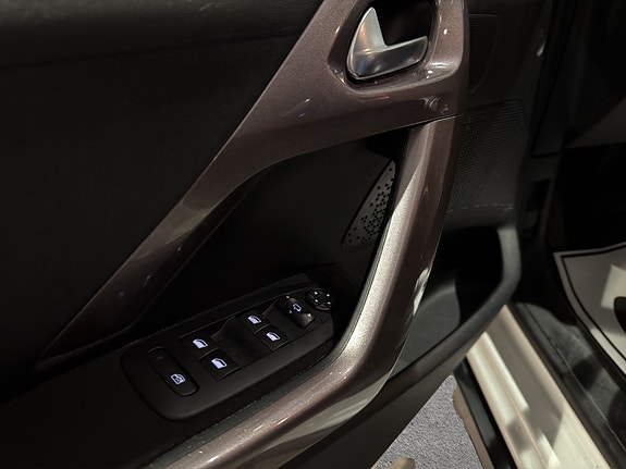 Peugeot 2008 25 of 27