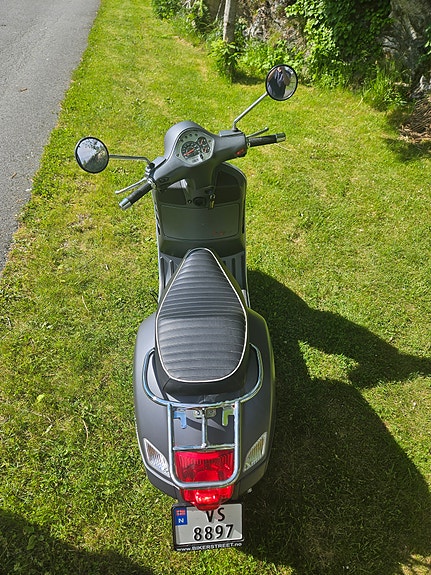 Vespa GTS 300 5 of 5
