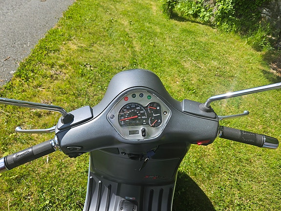 Vespa GTS 300 4 of 5