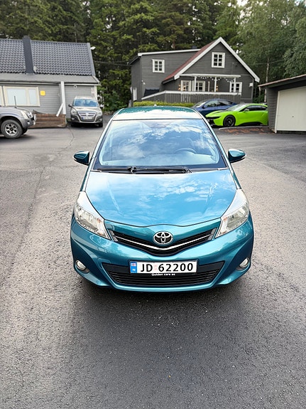 Toyota Yaris 4 of 5