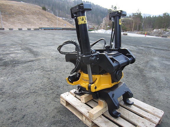Andre KM1 & B-20 UTSTYR, Engcon EC226 rotortilt, Skuffer, Adapter B-20 til S-70, HK-feste...... 5 of 5