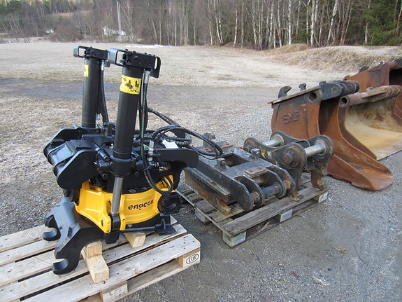 Andre KM1 & B-20 UTSTYR, Engcon EC226 rotortilt, Skuffer, Adapter B-20 til S-70, HK-feste...... 3 of 5