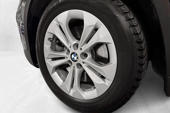 BMW X1 3 of 5