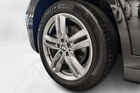 BMW X1 2 of 5