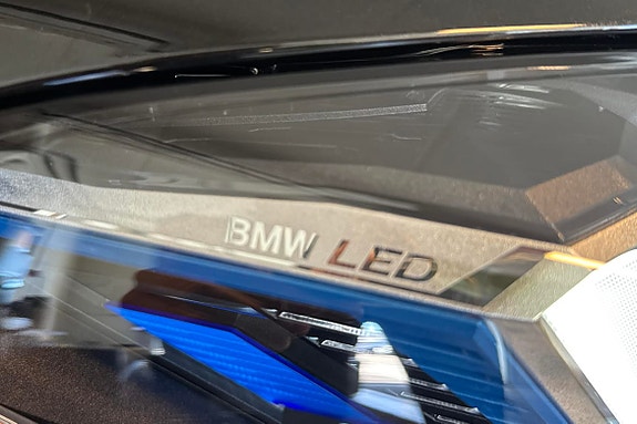 BMW i4 4 of 5
