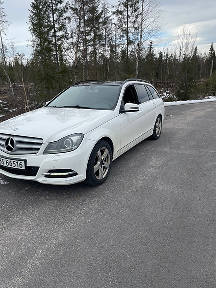 Mercedes-Benz C180 2 of 11