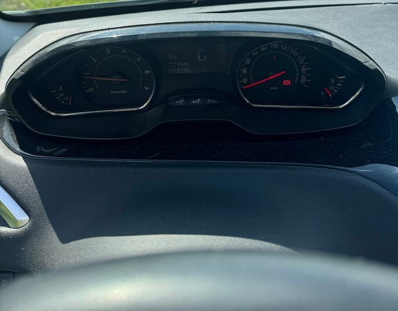 Peugeot 208 11 of 19