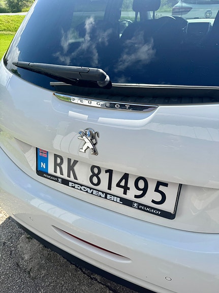 Peugeot 208 4 of 19