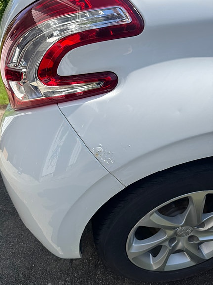Peugeot 208 18 of 19
