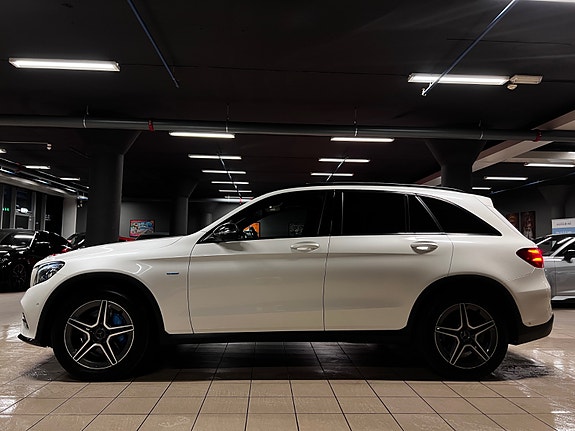 Mercedes-Benz GLC350 e 2 of 5