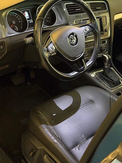 Volkswagen e-Golf VII 11 of 23