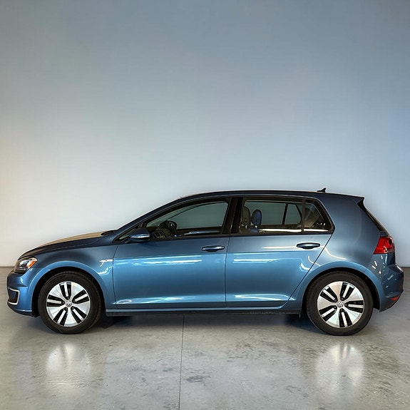 Volkswagen e-Golf VII 10 of 23