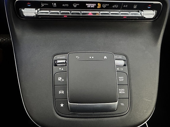 Mercedes-Benz EQV300 13 of 30