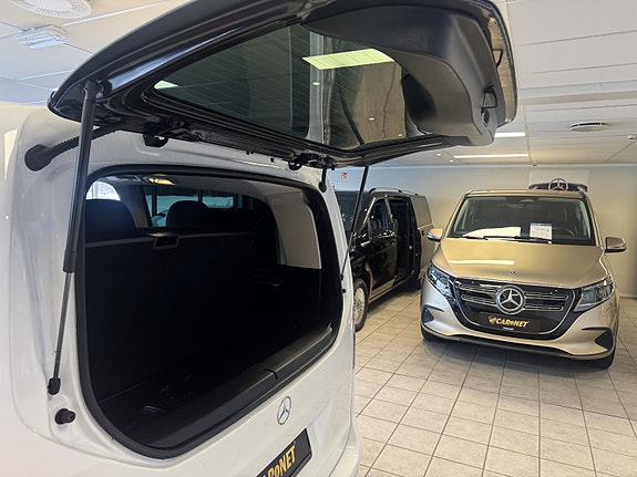 Mercedes-Benz EQV300 22 of 30
