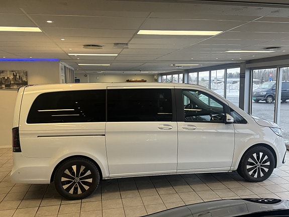 Mercedes-Benz EQV300 27 of 30
