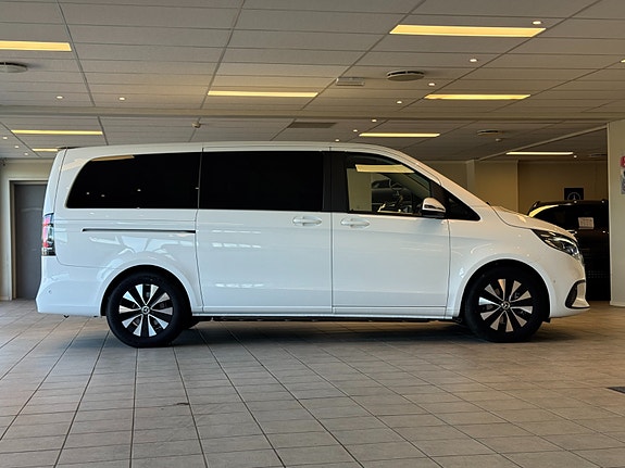 Mercedes-Benz EQV300 28 of 30