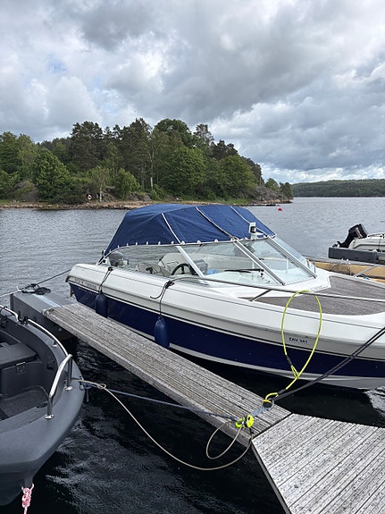 Super båt med 2019 Suzuki 140 hk 115 timer. Båt 2000 mod 2 of 5