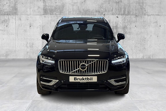Volvo XC90 2 of 5