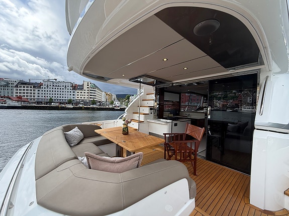 Princess F62 Hardtop med el skyvetak. Seakeeper, støste maskiner, fullutstyrt bå 16 of 30