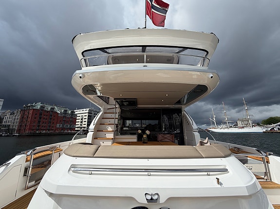 Princess F62 Hardtop med el skyvetak. Seakeeper, støste maskiner, fullutstyrt bå 14 of 30