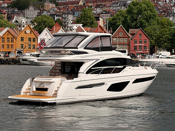 Princess F62 Hardtop med el skyvetak. Seakeeper, støste maskiner, fullutstyrt bå 7 of 30