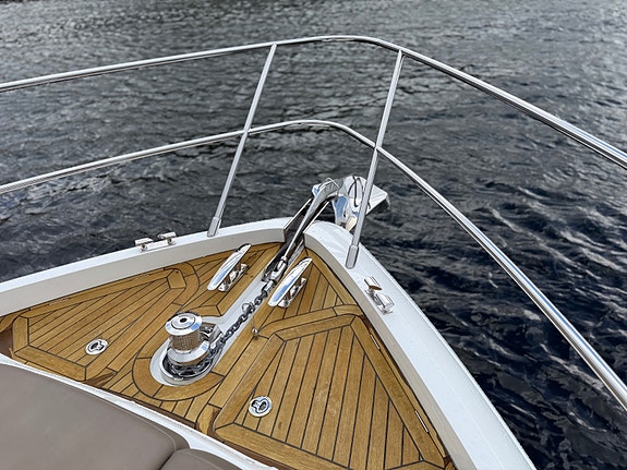 Princess F62 Hardtop med el skyvetak. Seakeeper, støste maskiner, fullutstyrt bå 11 of 30