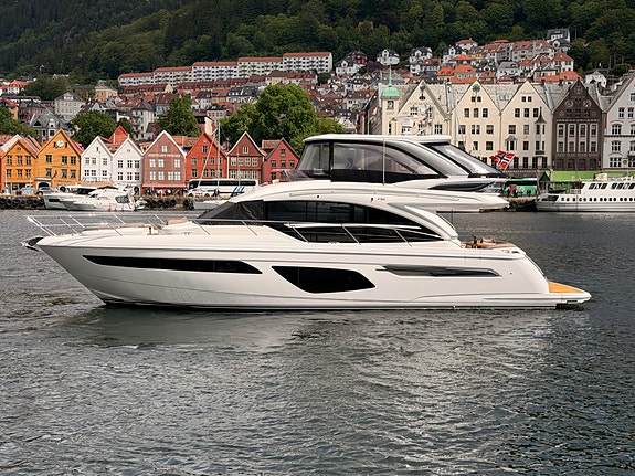 Princess F62 Hardtop med el skyvetak. Seakeeper, støste maskiner, fullutstyrt bå 2 of 5