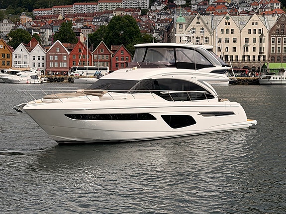 Princess F62 Hardtop med el skyvetak. Seakeeper, støste maskiner, fullutstyrt bå 3 of 5
