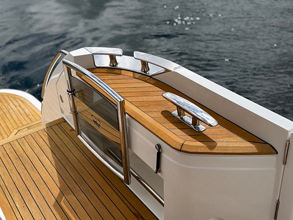 Princess F62 Hardtop med el skyvetak. Seakeeper, støste maskiner, fullutstyrt bå 15 of 30