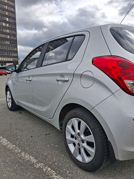 Hyundai i20 3 of 5