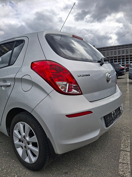 Hyundai i20 4 of 5