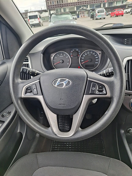 Hyundai i20 15 of 19