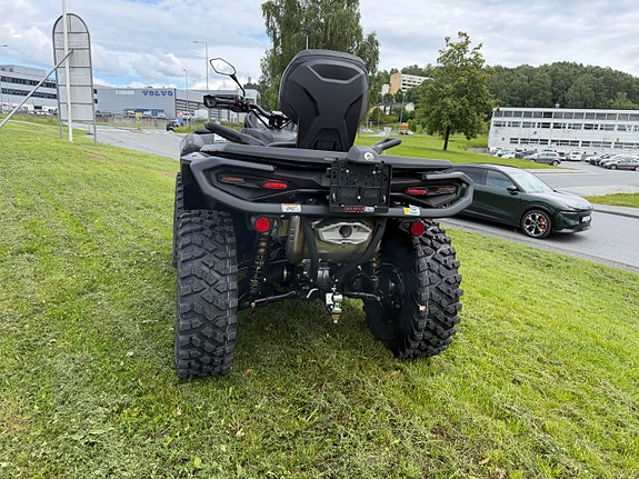Can-Am Outlander MAX Backcountry 1000R 10 of 14