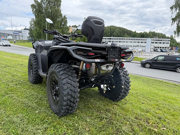 Can-Am Outlander MAX Backcountry 1000R 11 of 14