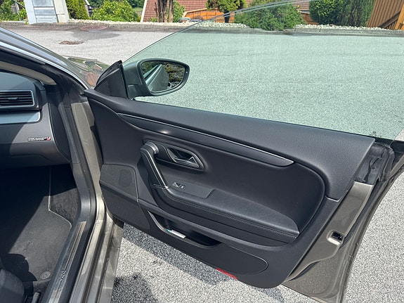 Volkswagen CC 30 of 30