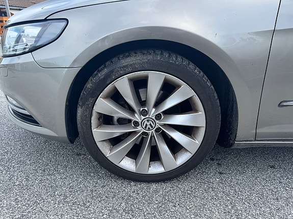 Volkswagen CC 16 of 30