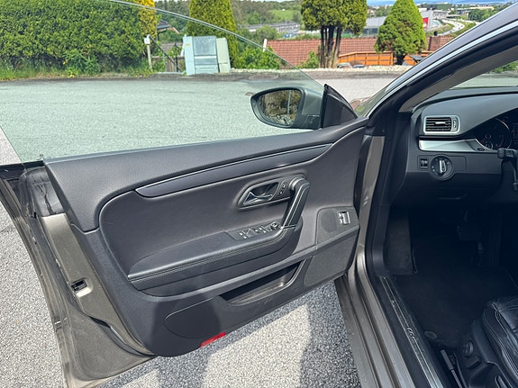 Volkswagen CC 27 of 30