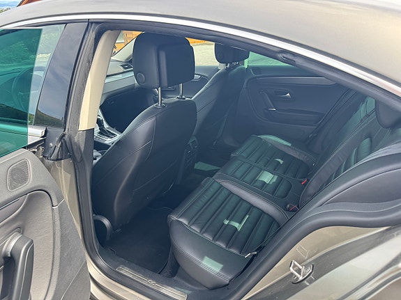Volkswagen CC 23 of 30