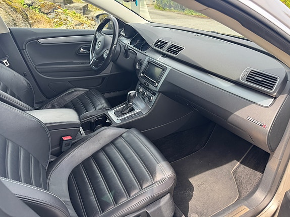 Volkswagen CC 28 of 30